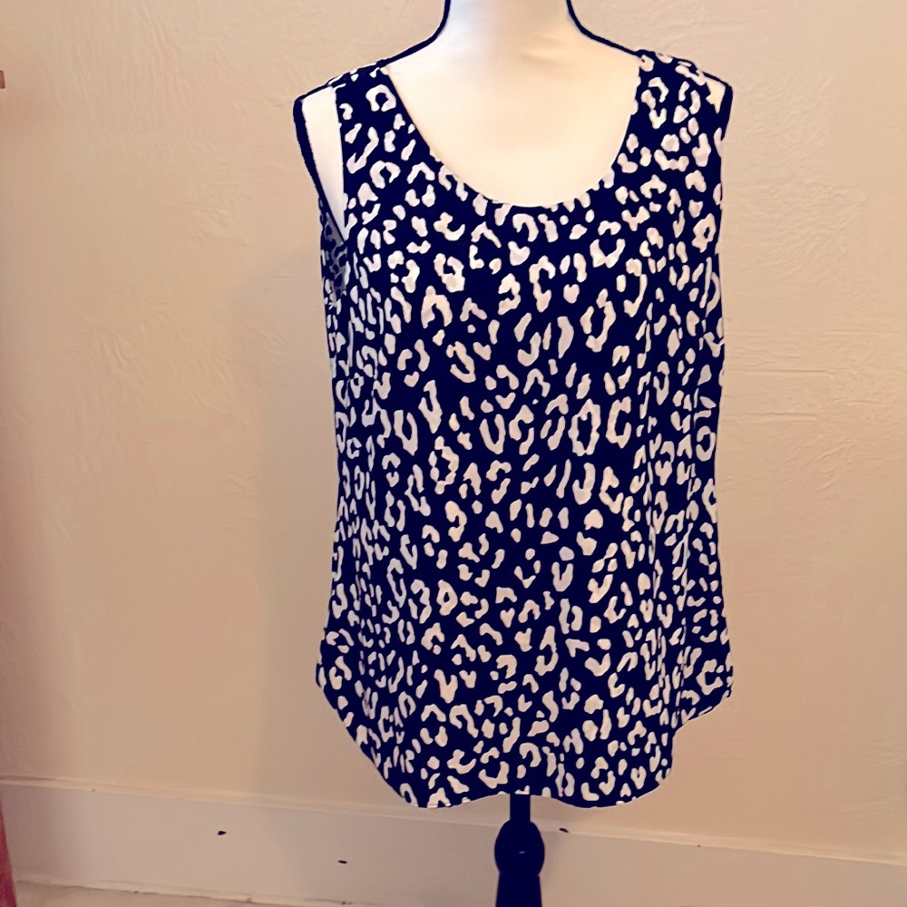 Chic reversible animal print tank NWT Chico’s sz 1